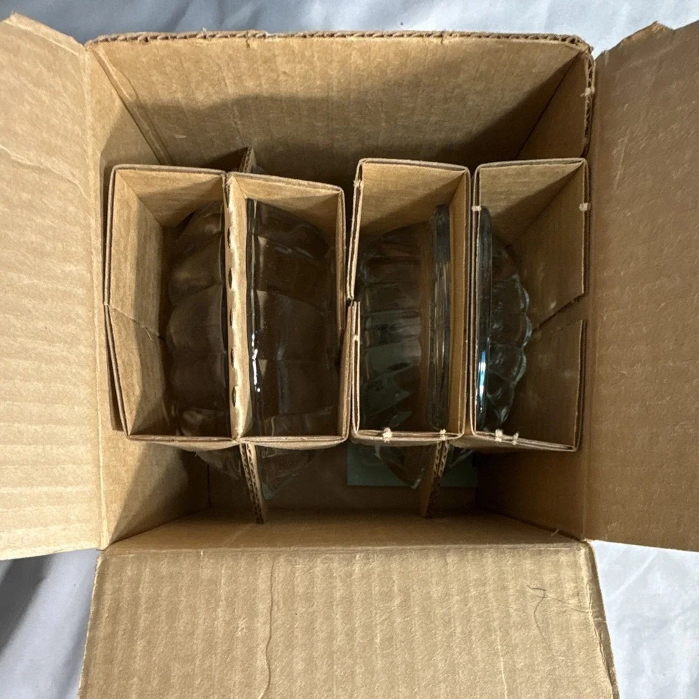 Pyrex Set of 4 Clear Glass Shell Dishes 5345 Boxed Made in France Open Box